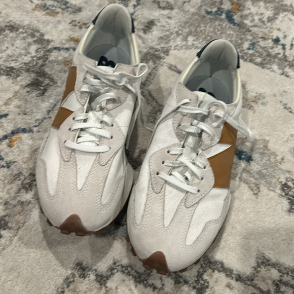 New Balance White and Tan Sneakers - Picture 3 of 10
